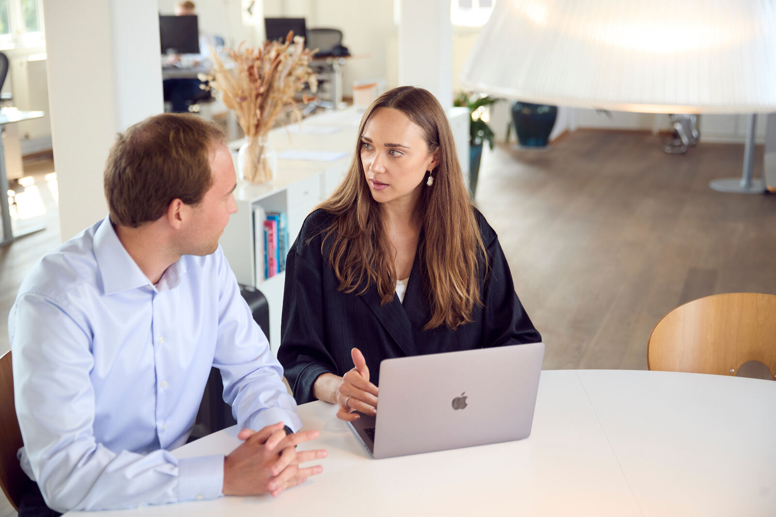 A career coaching conversation at GlobeSearch